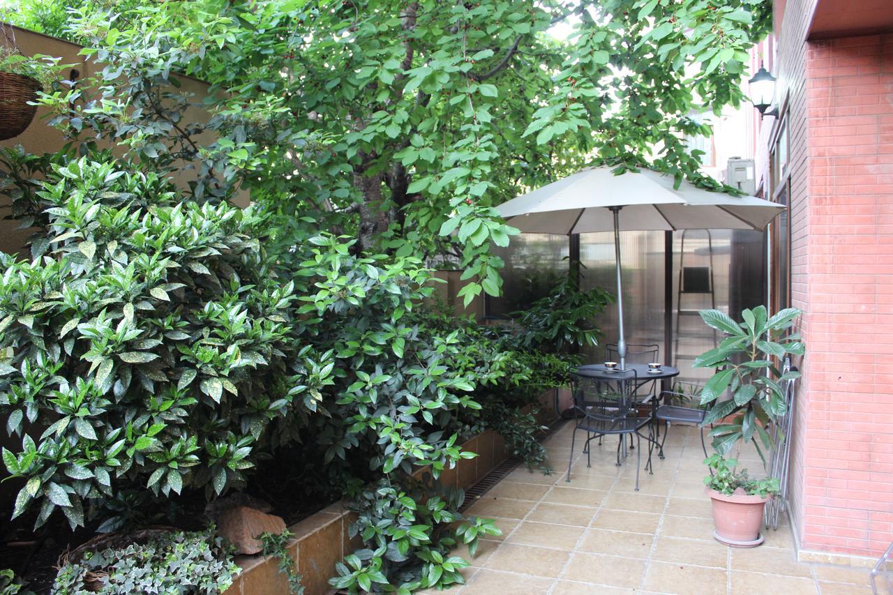 Green Terrace Tbilisi Bagian luar foto
